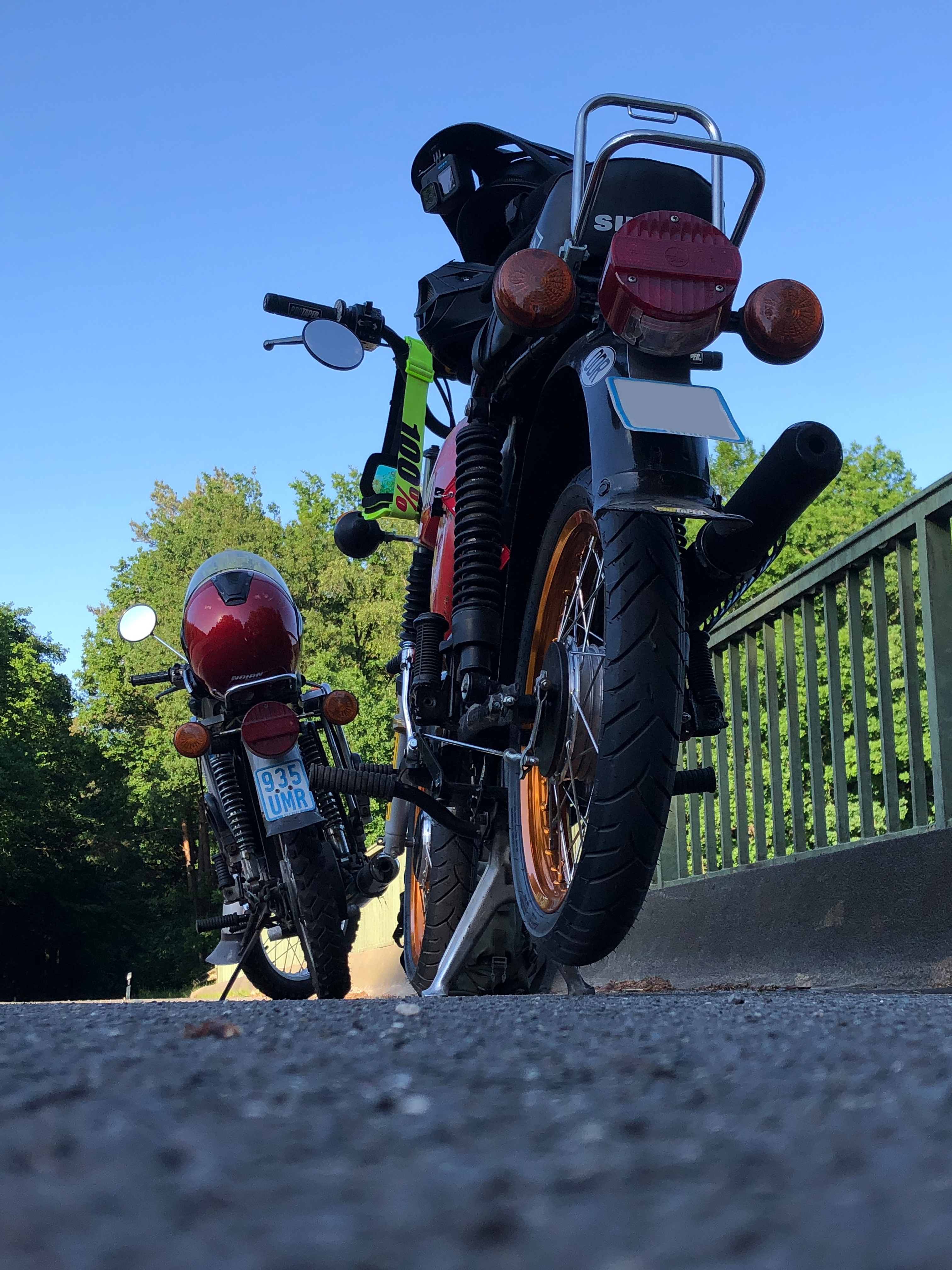 2 S51 auf der Autobahnbrücke